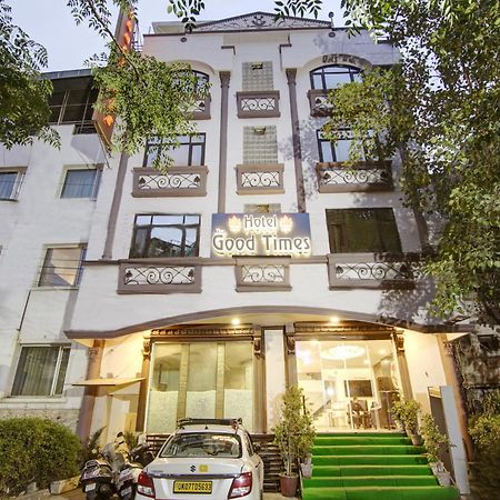 Hotel Good Times Near Ganga Ram Hospital And Karol Bagh Metro Delhi Kültér fotó