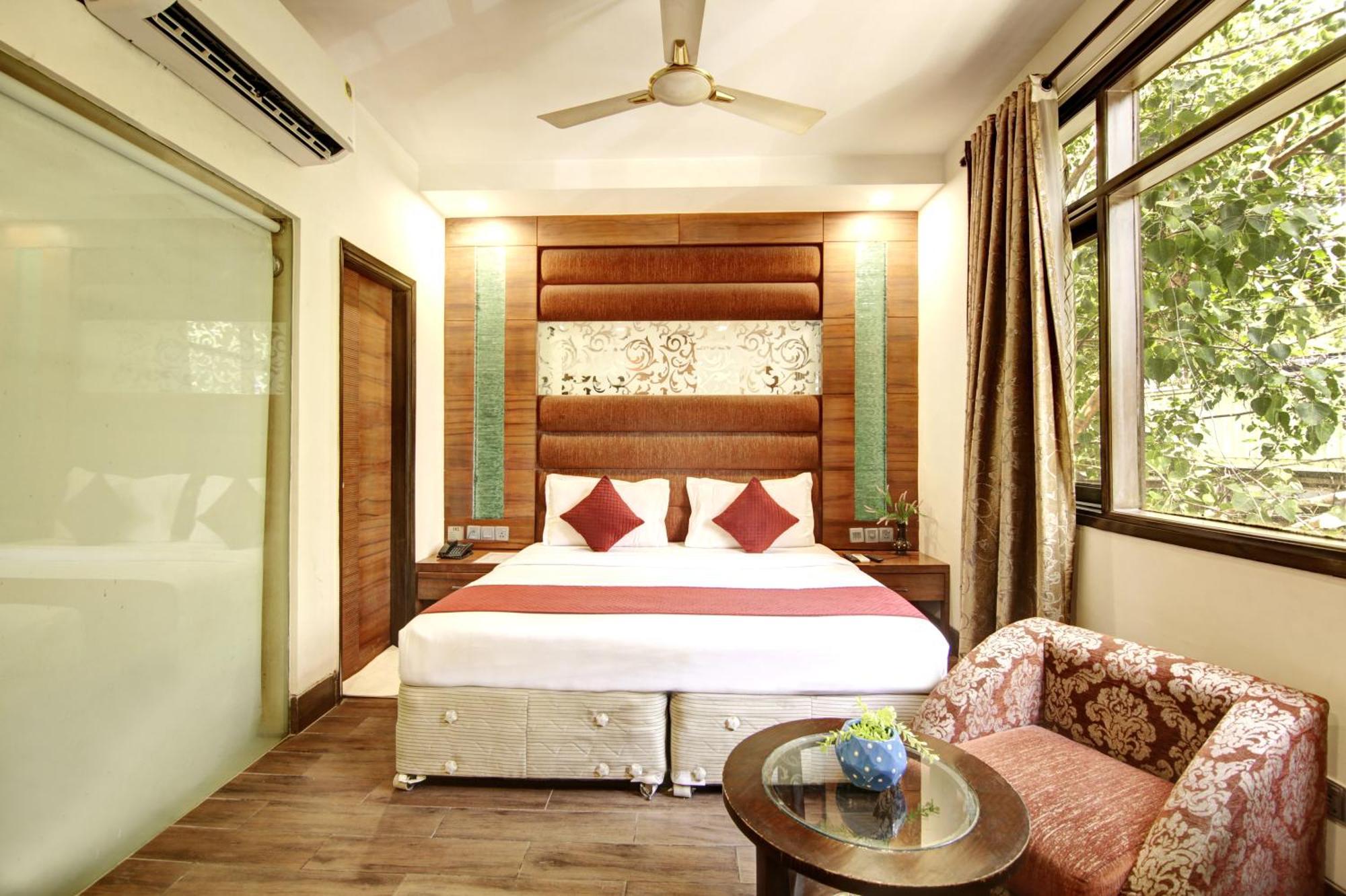 Hotel Good Times Near Ganga Ram Hospital And Karol Bagh Metro Delhi Kültér fotó