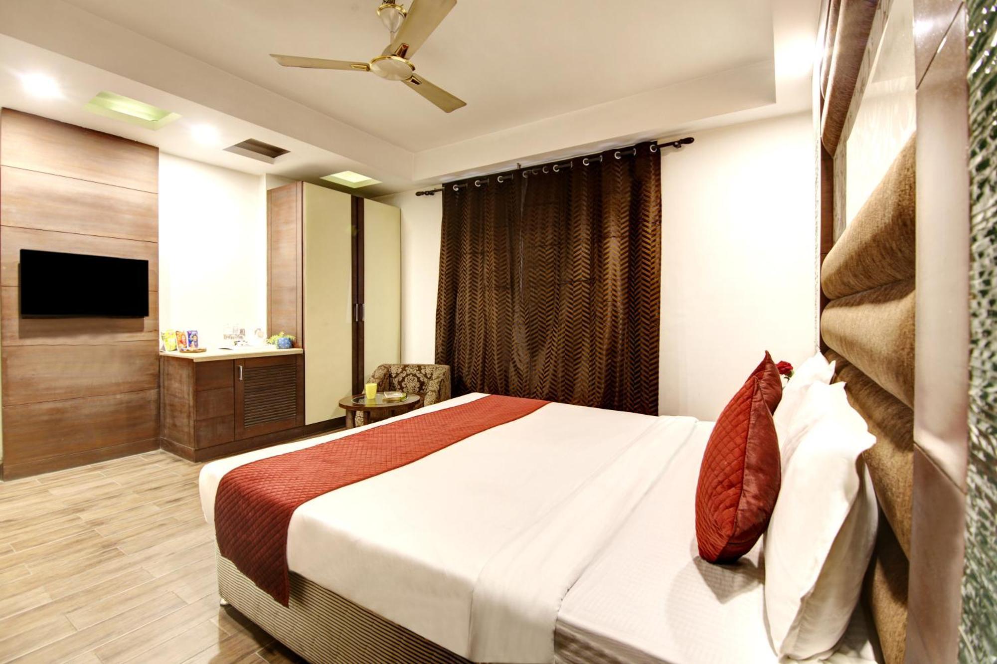 Hotel Good Times Near Ganga Ram Hospital And Karol Bagh Metro Delhi Kültér fotó
