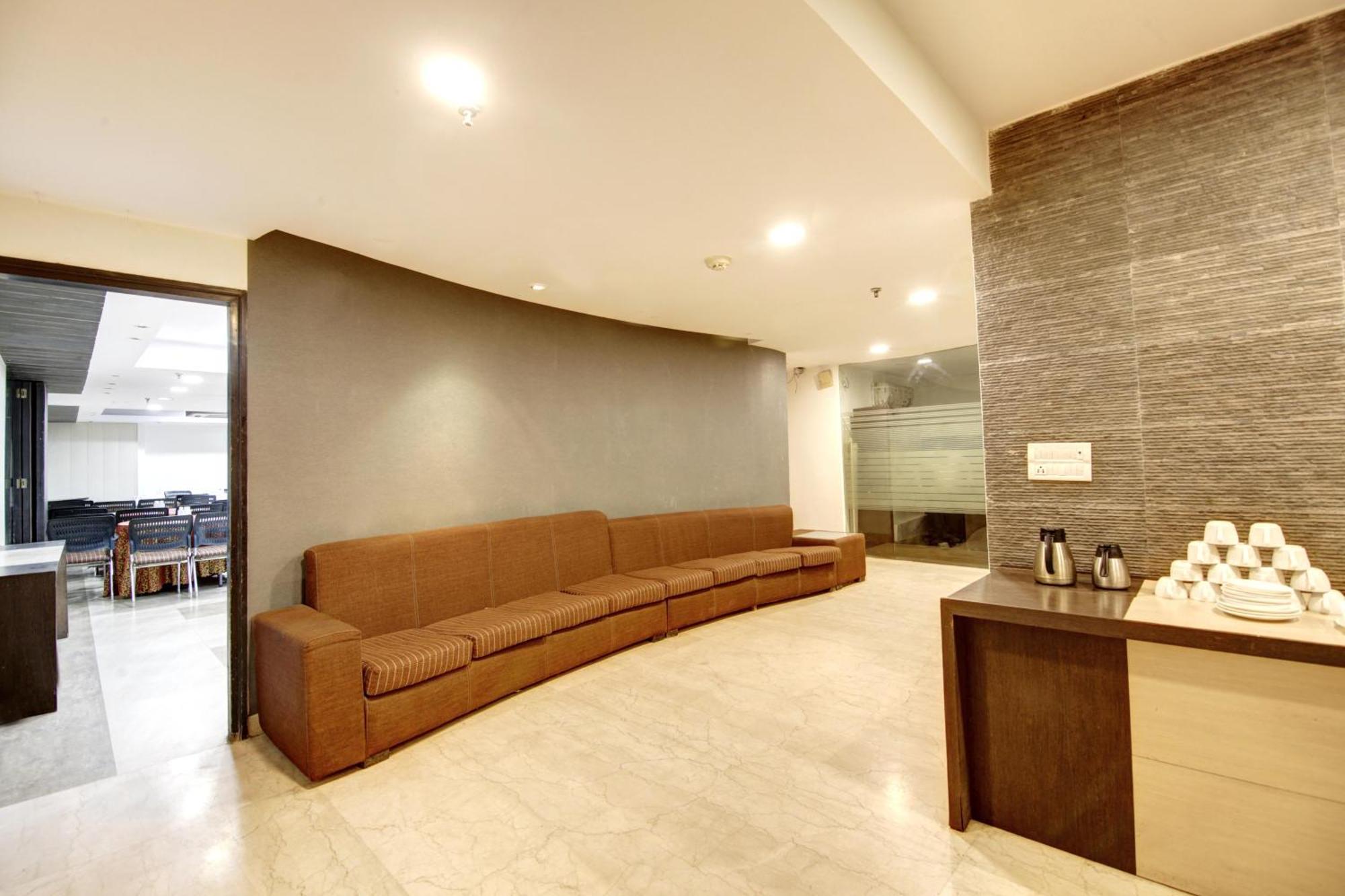 Hotel Good Times Near Ganga Ram Hospital And Karol Bagh Metro Delhi Kültér fotó